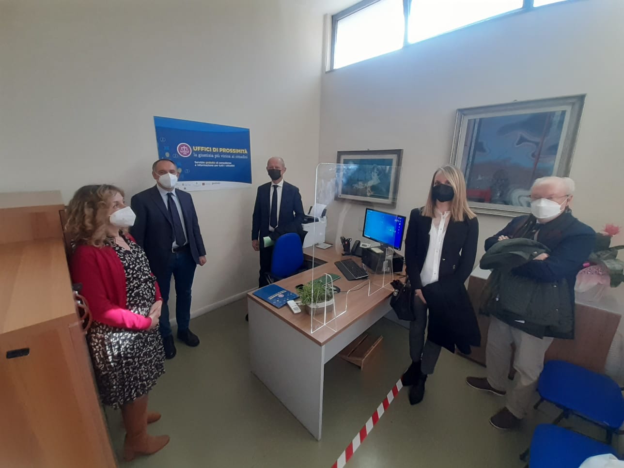 Immagine Capannori: l’assessore Stefano Ciuoffo in visita all’Ufficio di prossimità